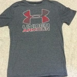 Under Armour Shirts & Tops - Under Armour Boys YXL short sleeve gray loose Under Armour Shirts & Tops - Under Armour Boys YXL short sleeve gray loose
